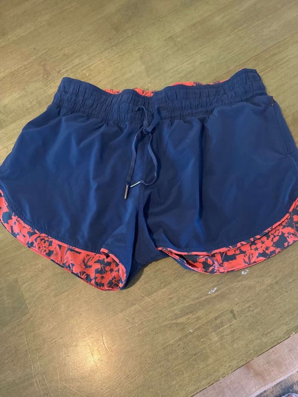 Lululemon Womens Navy & Floral Running Shorts Size 8 With Drawstring Waistband